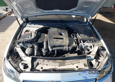 2017 Mercedes-Benz E 300 4Matic из США, поврежденный, VIN WDDZF4KB3HA177441